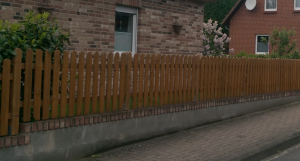 Gartengestaltung-Holzzaun.jpeg