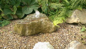 Wasser garten-Quellstein.jpeg