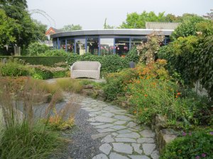 Gartenplanung-schwungvoller Garten.jpeg